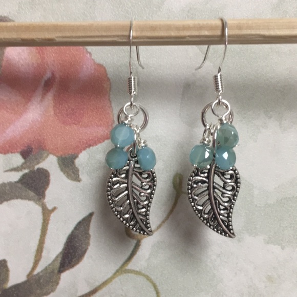 Antique silver leaf aqua cluster earrings - Picture 2 of 5